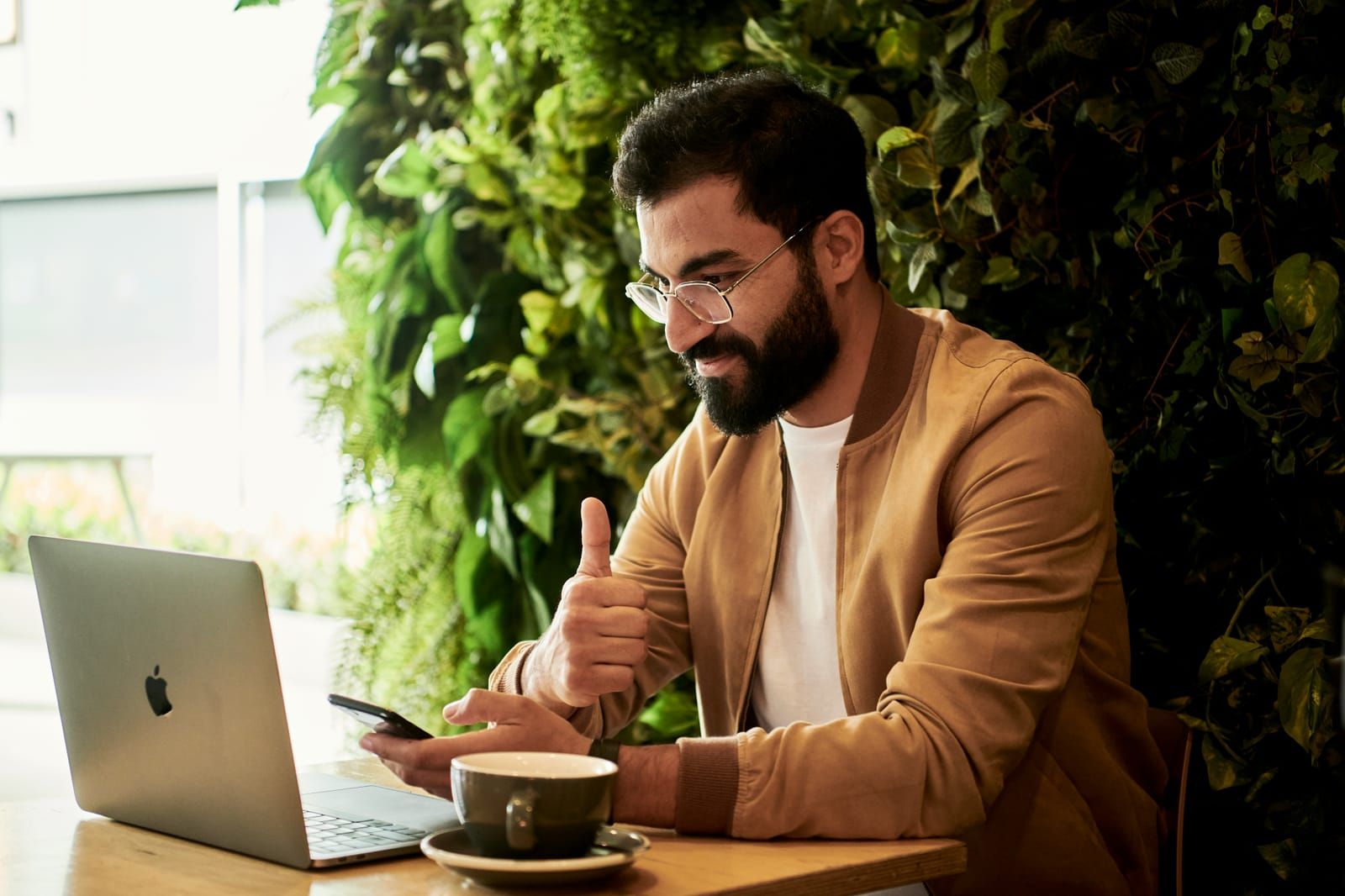 Commercial dans la menuiserie industrielle, augmenté par les agents IA Mesureo