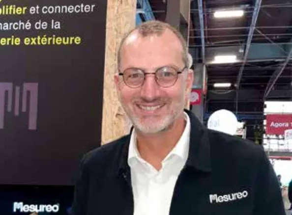 Ligne de production de menuiserie industrielle assistée par l'intelligence artificielle